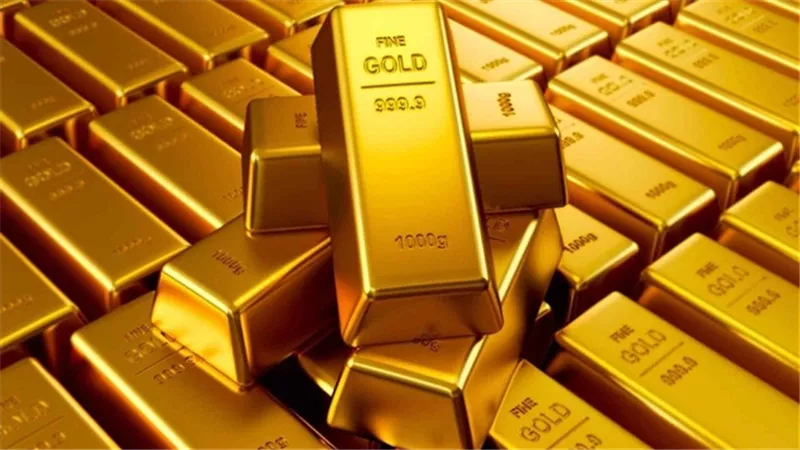 الذهب يتراجع 1% مع تعزز الإقبال على المخاطرة بفضل خطط تخفيف العزل