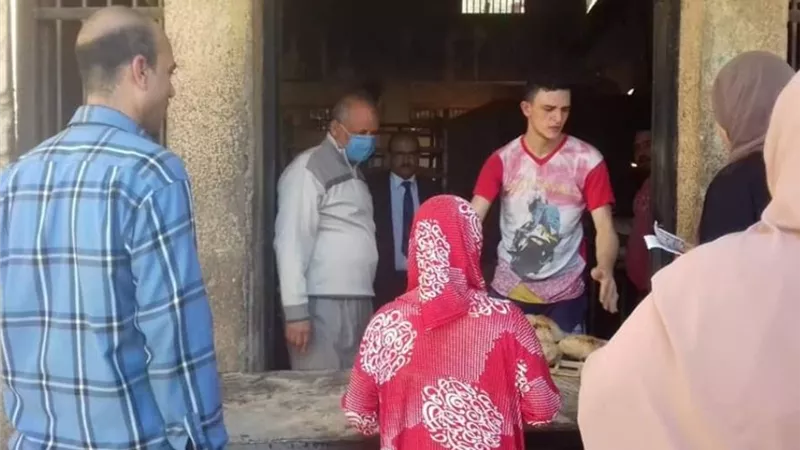 غراب يأمر بالمرور اليومى على المخابز للتأكد من إنتظام صرف الخبز المدعم