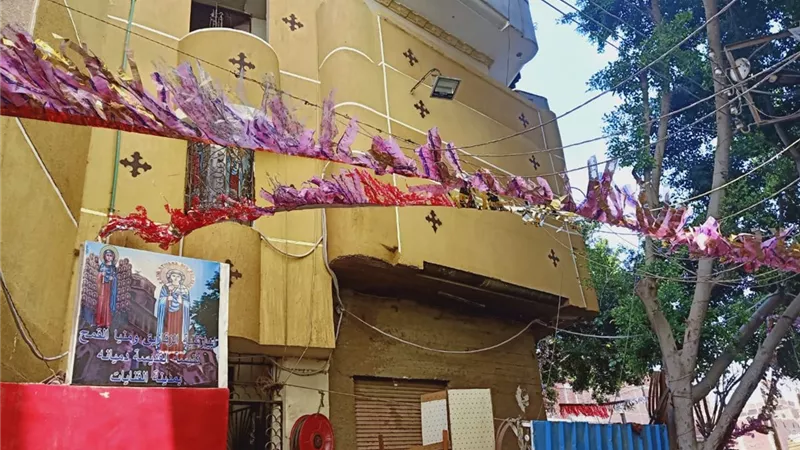 كاهن كنيسة القديسة دميانة بالقنايات: المسلمون إخواتنا في الاحتفالات ورمضان خير دليل 