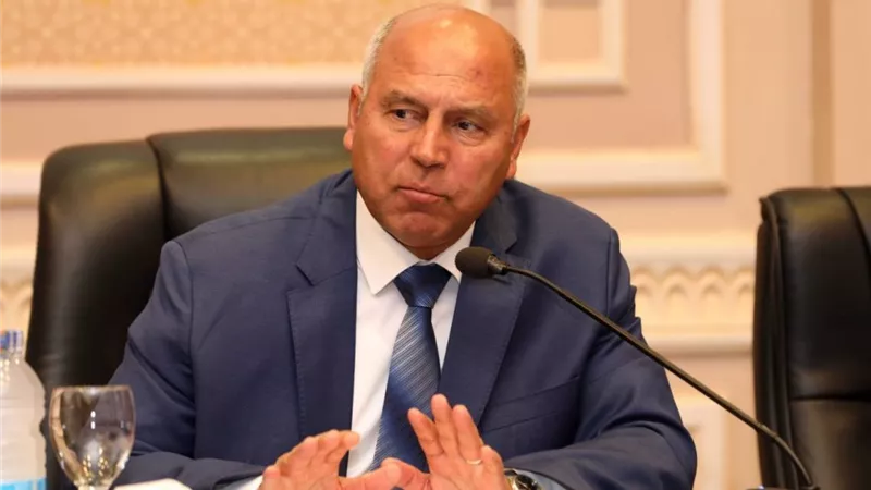 وزير النقل يتابع تنفيذ مخطط تطوير النقل الجماعي داخل القاهرة الكبرى