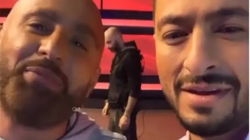 السقا لحماده هلال : 
