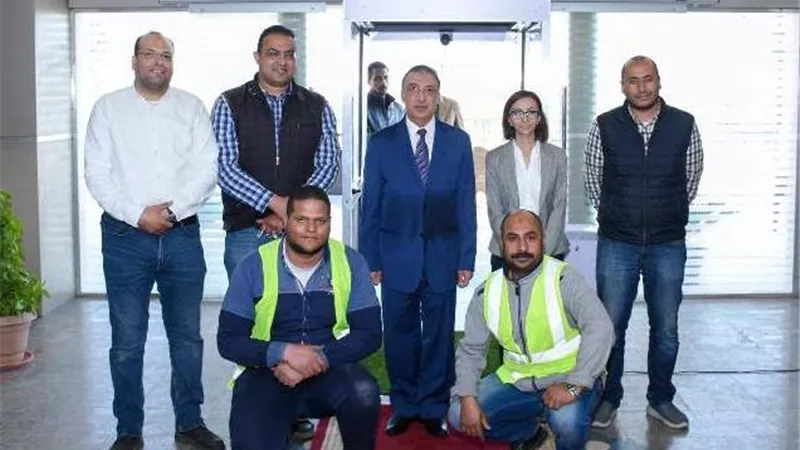 الاكاديمية العربية للعلوم والتكنولوجيا تهدى ثلاث كبائن تعقيم لمحافظة الاسكندرية