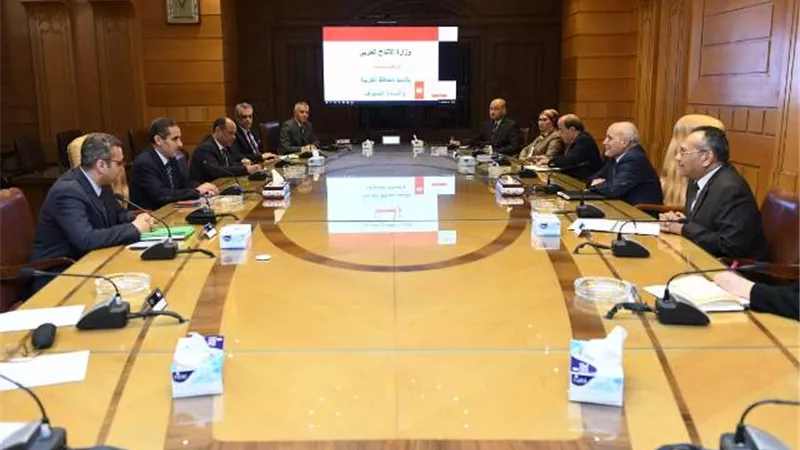 متابعة الموقف التنفيذي لموضوعات التعاون بين 