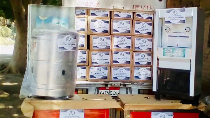 مرشحو هيئة قضايا الدولة يوزعون 250 كرتونة سلع غذائية وأجهزة كهربائية علي الأسر الفقيرة بأسيوط