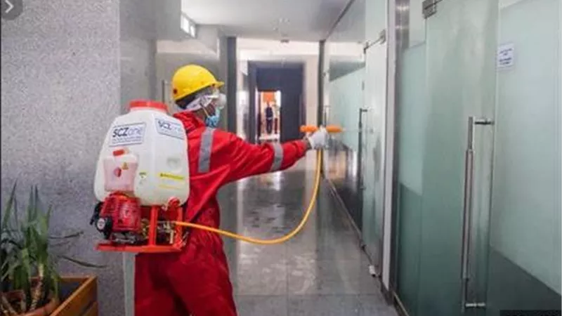 الخدمات البيطرية تقوم بتطهير أكثر من 65 ألف منشأة حكومية مجاناً