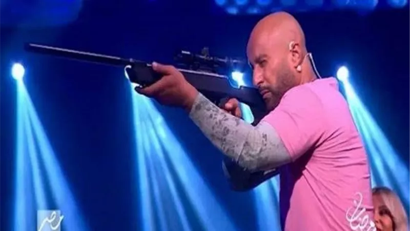 احمد السقا يوجه تحية على روح والده بمشهد من الليلة الكبيرة..فيديو