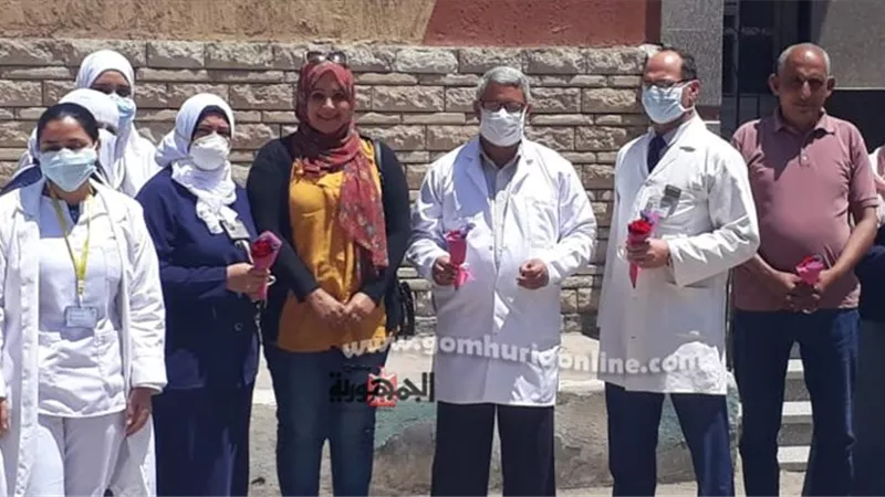الحرية المصري بالشرقية يهدى الورود دعما لجهود الأطقم الطبية بمستشفى بلبيس