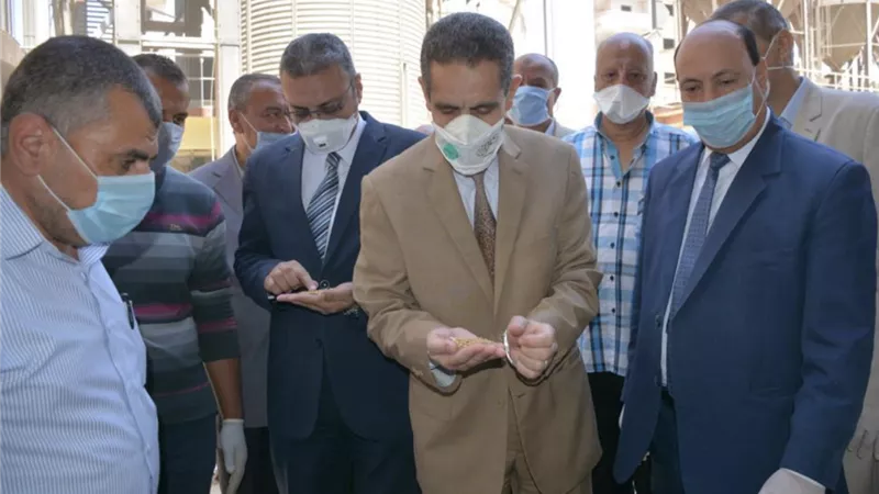 محافظ الغربية ونائبه في زيارة لصومعة طنطا المعدنية-صور