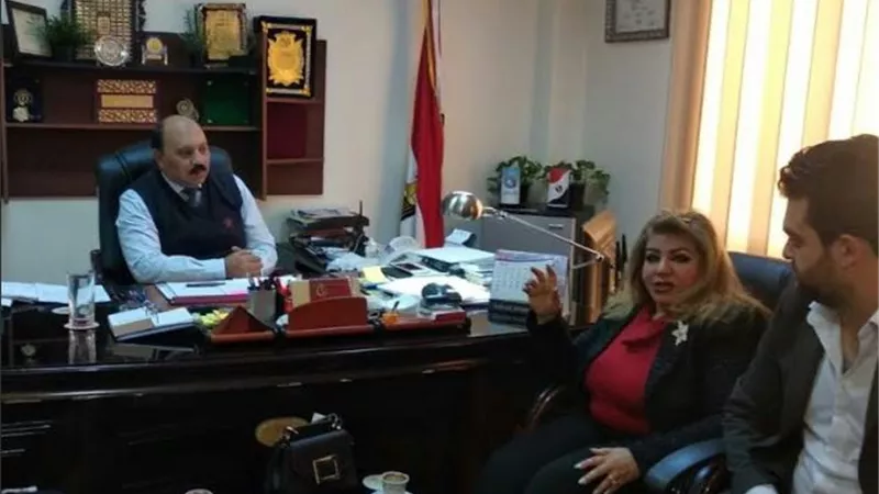 عودة المياه لمنطقه فنارة بمدينة فايد بعد إصلاح كسر خط 450مل