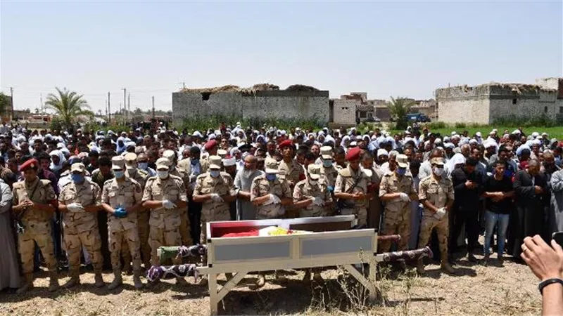 الفيوم تنعي المهندس محمد حواس شهيد حادث بئر العبد وتشيع جثمانه في جنازة مهيبة .صور