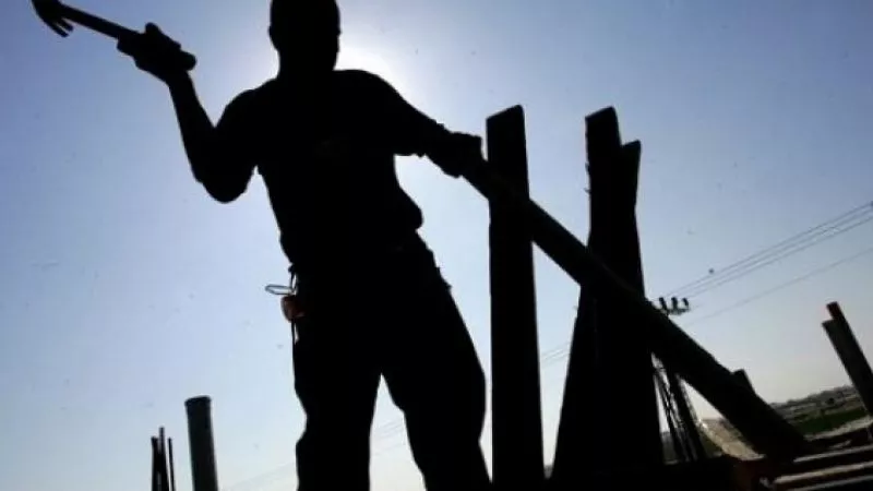 الدولة تقدم كل أنواع الرعاية لعمال مصر