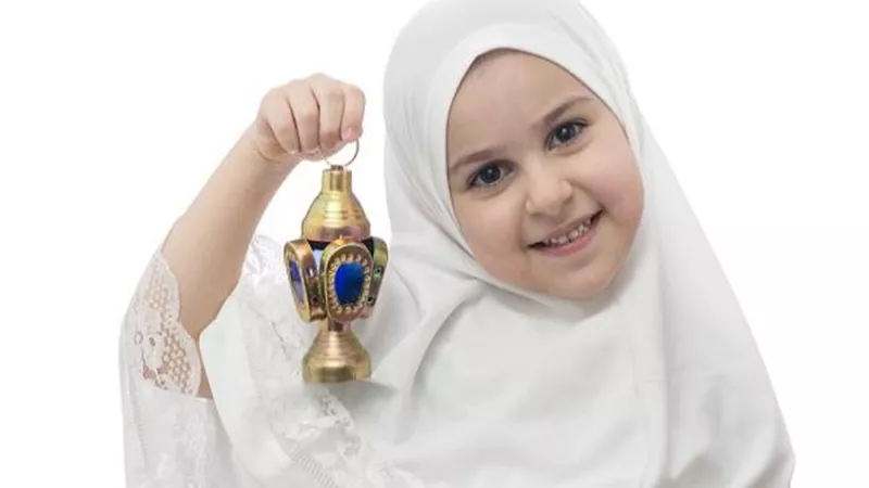 طفلي الصغير يصرّ على صيام رمضان..فهل استخدم معه القسوة ليفطر
