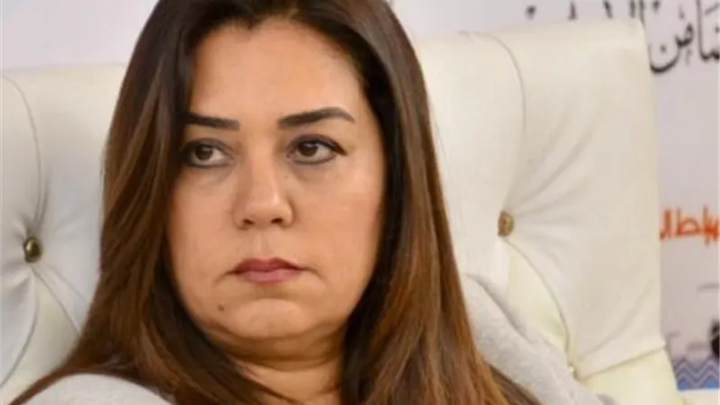 ١٠٩٢٣ طالب وطالبة بالأول الثانوى يؤدون اختبار اللغة الأجنبية الأولى إلكترونياً بالمنازل