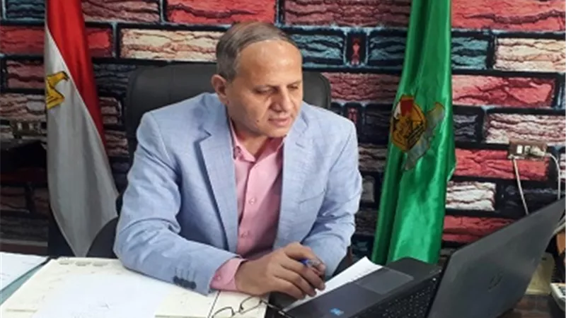 وكيل تعليم الفيوم يتابع غرف عمليات امتحان الصف الأول الثانوي العام
