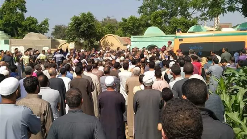 المنوفية ودعت جثمان الشهيد شحاتة إبن قرية الدبايبة إلى مثواه الأخير.. صور