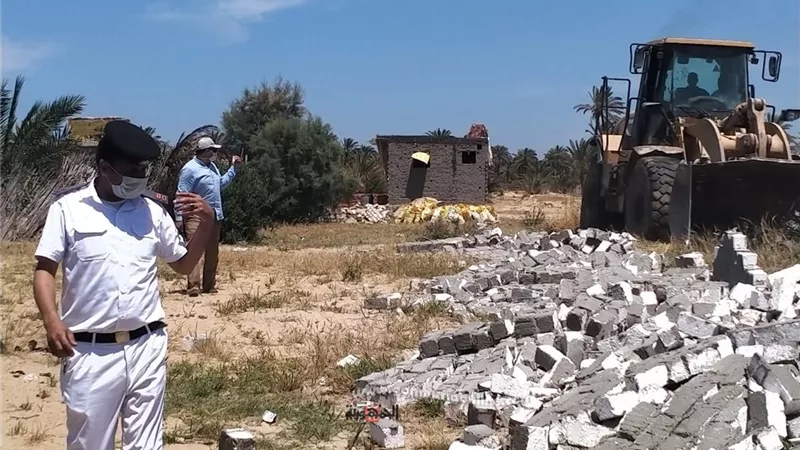 بالصور.. إزالة 21 حالة تعدى على أراضي زراعية وأملاك دولة بمساحة 8028 متر فى البحيرة