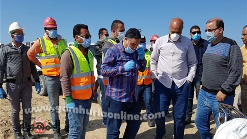 مشرف مدينة المنصورة الجديدة يشدد على الالتزام ببرامج المشروعات الزمنية.. صور