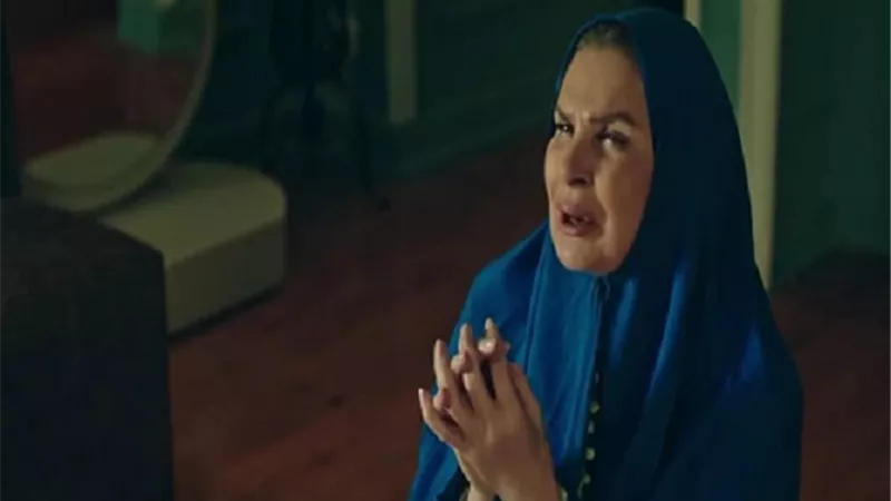 يسرا تصلى وتبكى داعيه الله شفاء نجلها من الإدمان فى الحلقة 8 من 
