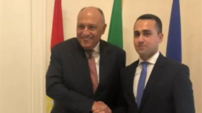 وزير الخارجية ونظيره الايطالي يبحثان جهود مواجهة كورونا وسبل تعزيز التعاون الثنائي بين البلدين