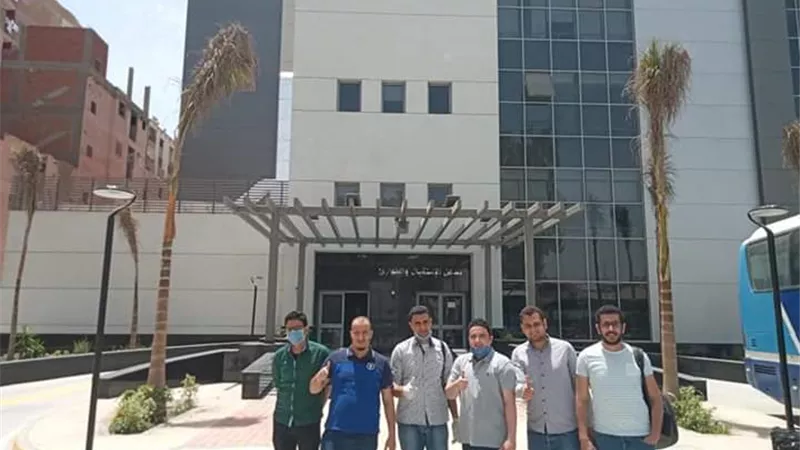 بالصور.. اول فريق طبى من ابناء الأزهر يشارك في مستشفى عزل أبوتيج بأسيوط