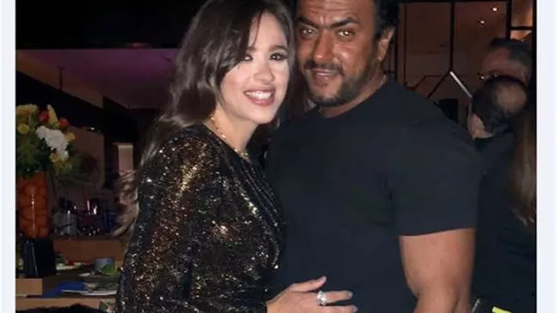 علاقة أثارت الجمهور بعد فضيحة شقيقها لها.. حكاية حب ياسمين عبد العزيز وأحمد العوضى من البداية إلى الزواج