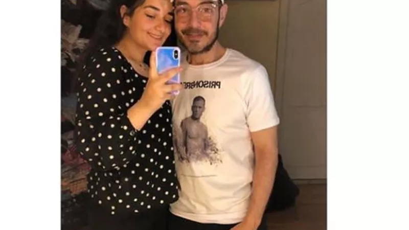 ملك زاهر تداعب جمهورها بصورها مع 