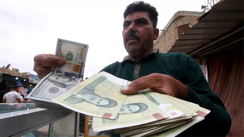 التومان بديلا للريال .. عملة رسمية جديدة لإيران