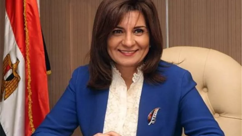 بالفيديو.. رد قوي لوزيرة الهجرة على النائبة الكويتية صفاء الهاشم
