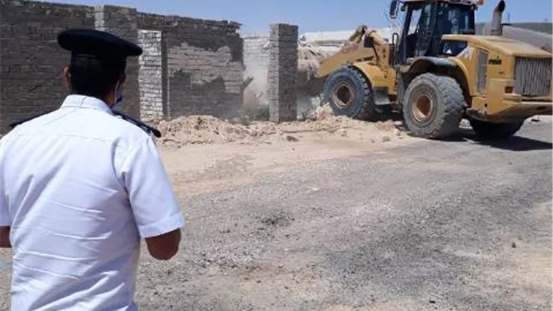 رئيس الجهاز: تنفيذ ٥ قرارات لإزالة التعديات على الأراضى الواقعة بنطاق مدينة العلمين الجديدة