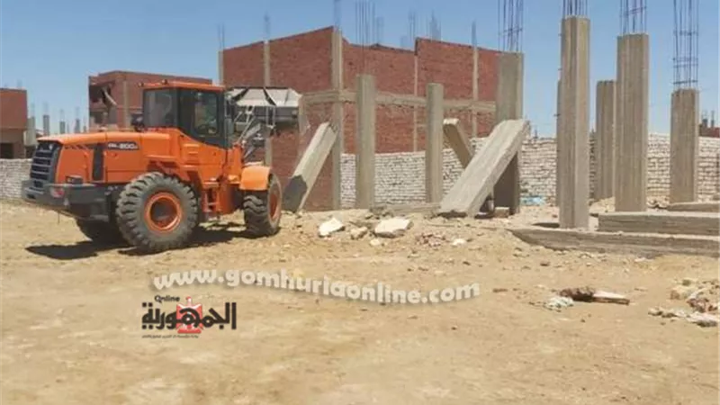 إزالة تعديات بمساحة ٥٤٧٥ مترمربع بارض اللاجون بالسويس