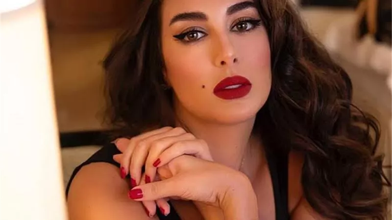 شاهد بالصور: مراحل تطور ياسمين صبرى منذ الطفولة