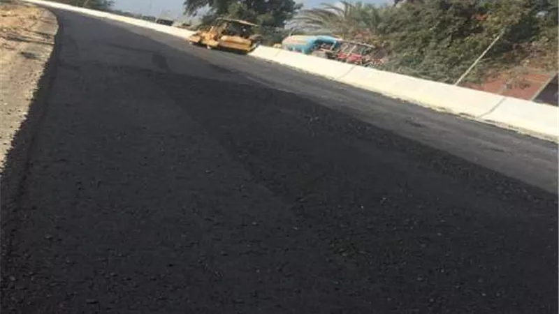 محافظ الشرقية يتابع إستكمال رصف طريق ابو الأخضر وكفر موسي عمران العلاقمة