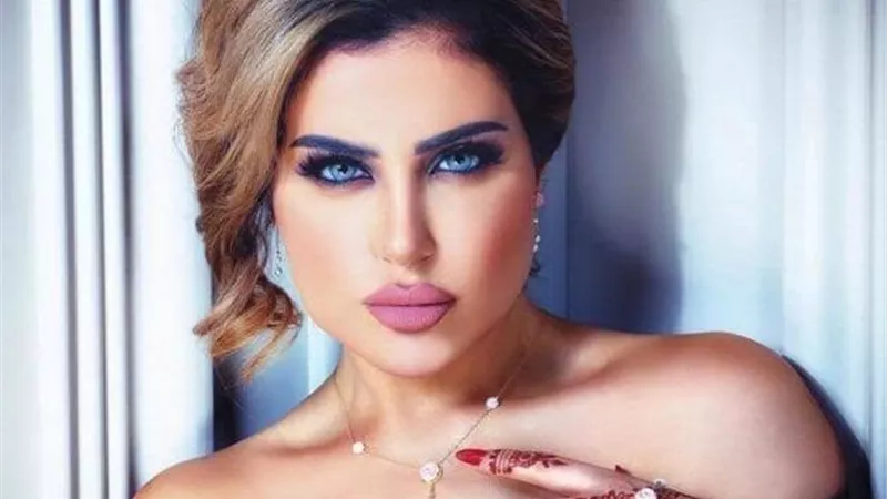 إعلامية شهيرة تضع بول البقر على شعرها وتكشف السر