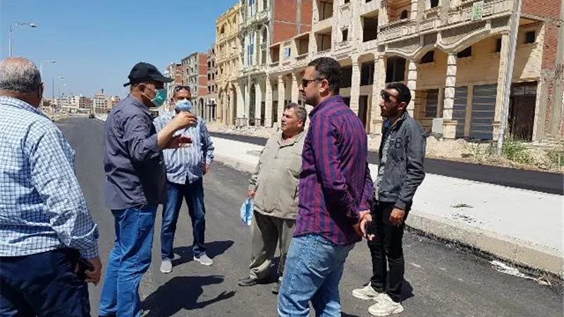 قيادات جهاز دمياط الجديدة يتفقد أحدث مشروعات الطرق الجديدة بالمدينة.. بالصور