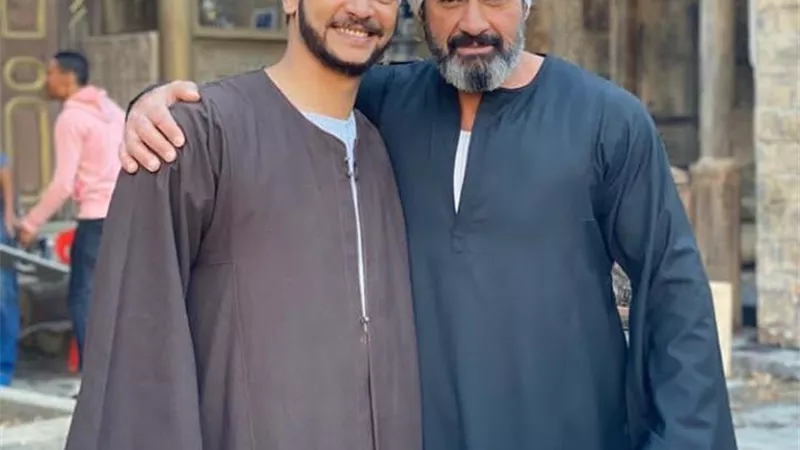 أحمد خالد صالح يشارك جمهوره صورة من 