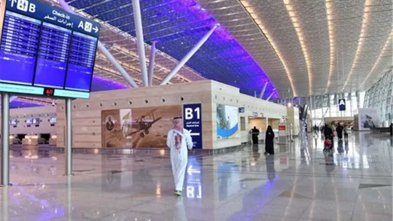 السعودية تسمح لجميع الجنسيات بالسفر إلى بلدانهم