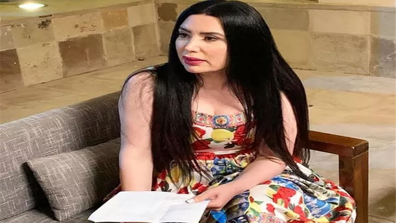 عبير صبرى تشارك جمهورها إطلالة جديدة من 