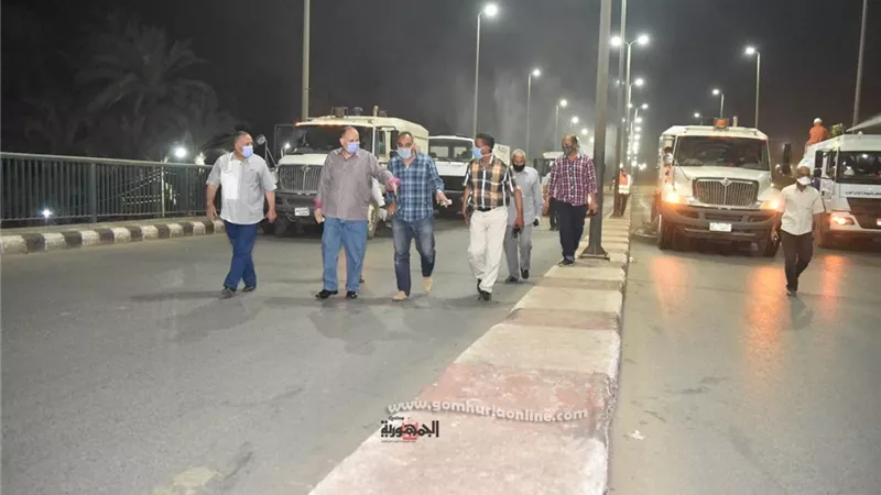 محافظ أسيوط يتفقد أعمال التطهير والنظافة بشوارع وميادين حي غرب تنفيذًا للإجراءات الاحترازية لمواجهة فيروس كورونا