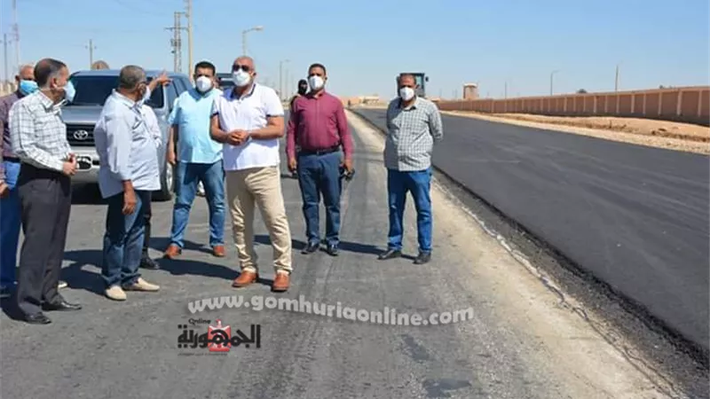 الزملّوط يوجه بصرف تعويضات توسعة طريق البرمودي فى الوادى الجديد.صور