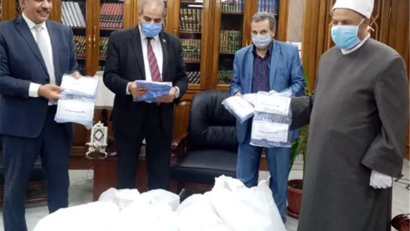 كمامات للمقيمين بالمدن الجامعية بالأزهر من العائدين بالخارج