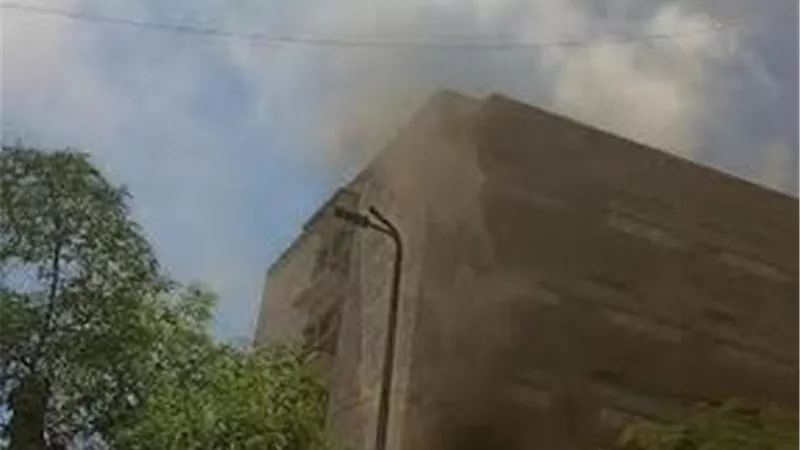 رئيس جامعة أسيوط يتفقد مبنى 