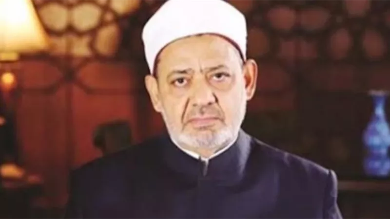 الإمام الأكبر يتكفل بمصروفات أبناء الأزهري شهيد الشهامة