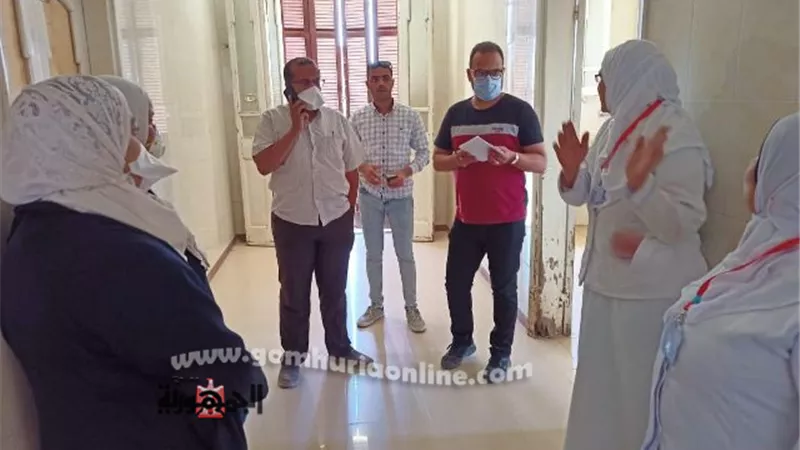 إحالة 37 طبيب و صيدلي وأمين مخزن للتحقيقات وضبط مستلزمات منتهية الصلاحية في جولة مفاجئة لصحة أسيوط.صور