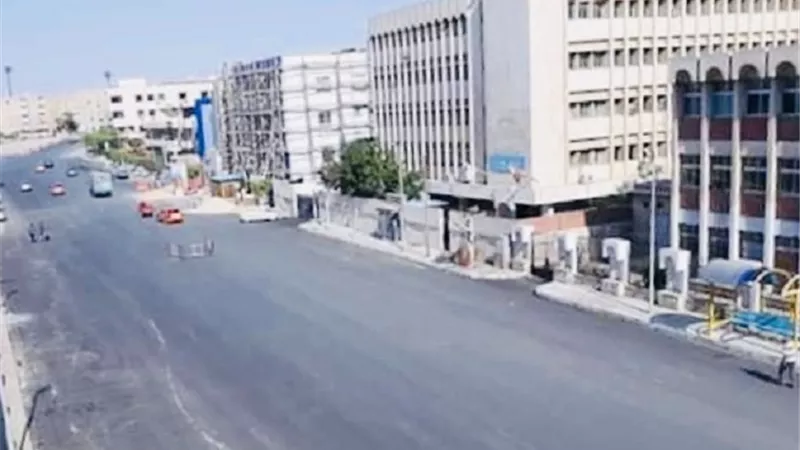 الانتهاء من رصف شارع محكمة الاسماعيلية وتحويلة لاتجاه واحد