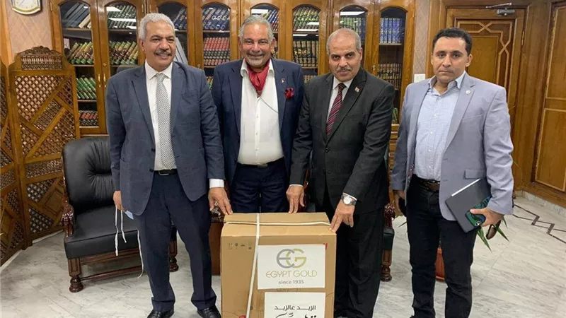 شيخ الأزهر يشكر رئيس «إيجيبت جولد» لتبرعه بجهاز تنفس صناعي
