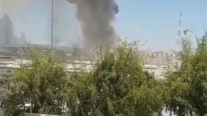 حريق يلتهم مبني القياده العامة للجيش القطري وعضو بأسرة تميم ينشر الفيديو بعد محاوله الانقلاب