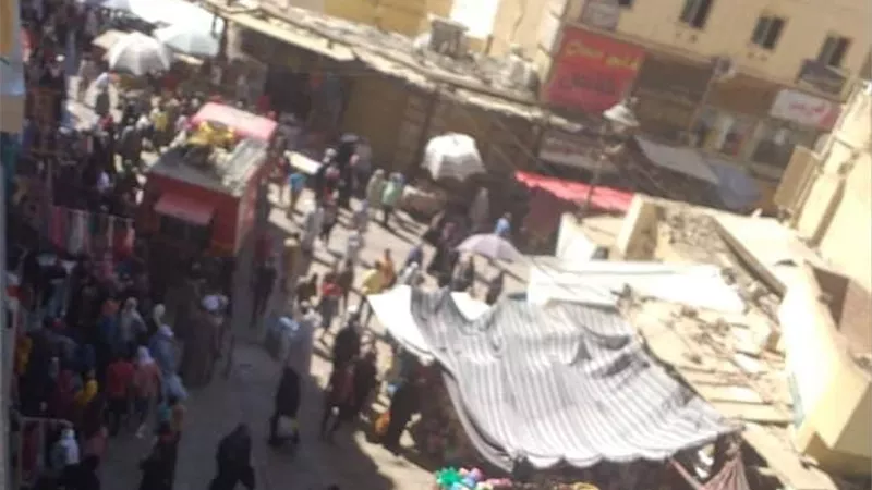 السيطرة على حريق محدود بسوق الشواربى بأسوان