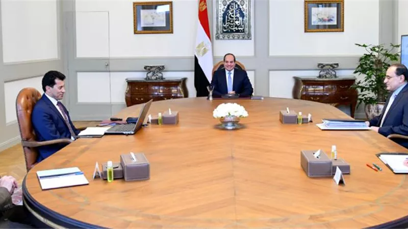 السيسي يبحث خطط ومشروعات 