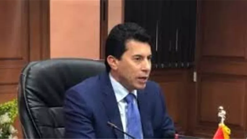 وزير الشباب يشهد انطلاق مبادرة تطهير مواقف المواصلات العامة بالقاهرة والجيزة