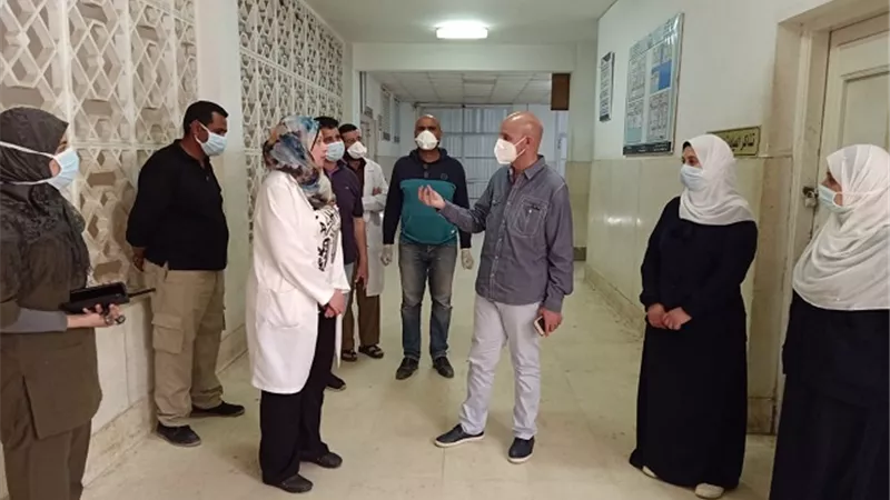 مرور مفاجئ لوكيل وزارة الصحة علي مستشفي الصالحية ومناظرة الحالات المرضية